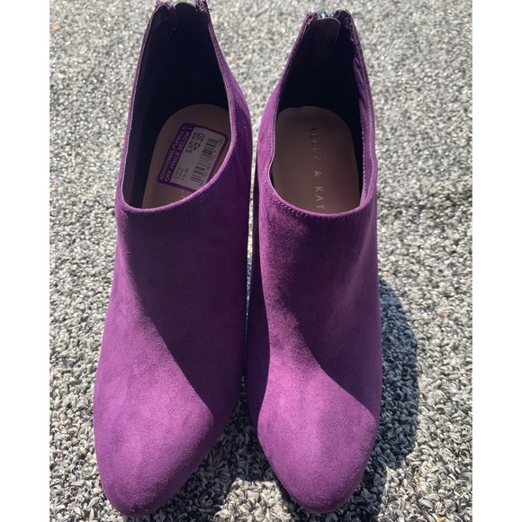 Heels - Picture 3 of 5